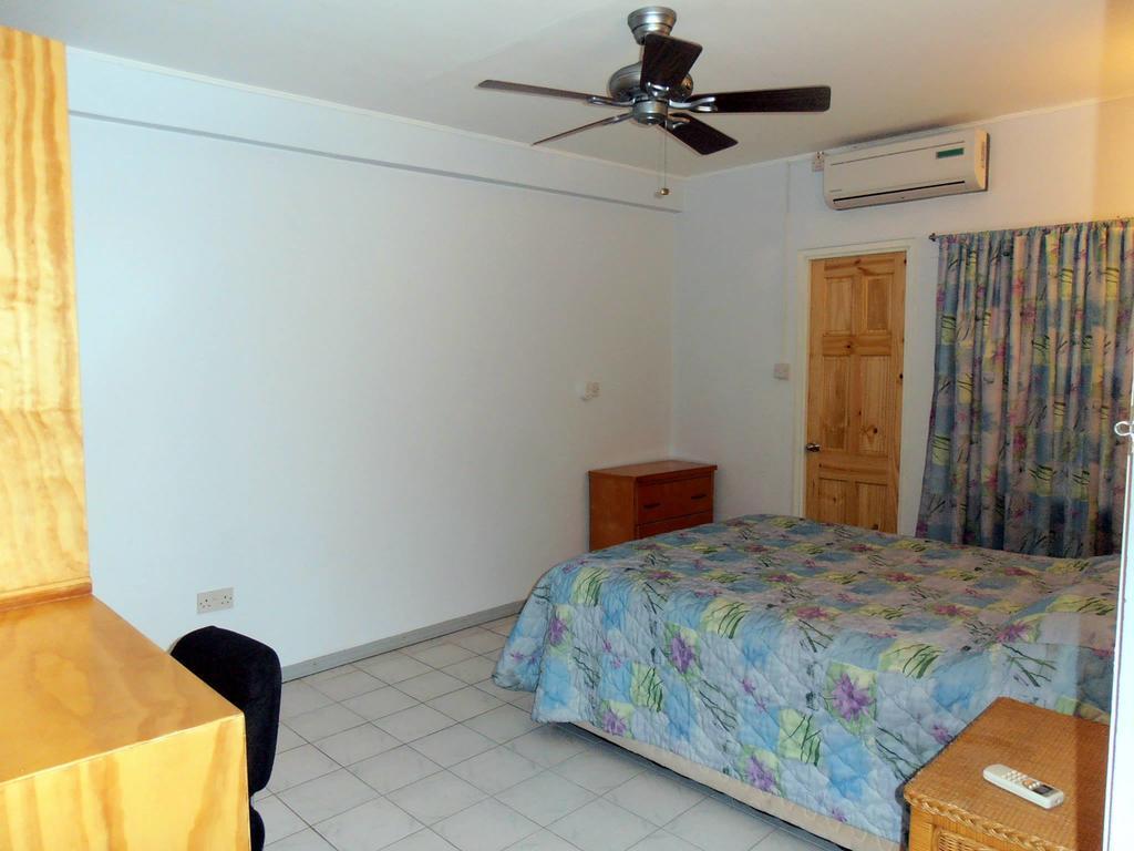 Bougainvillea Apartments St. George's Rom bilde